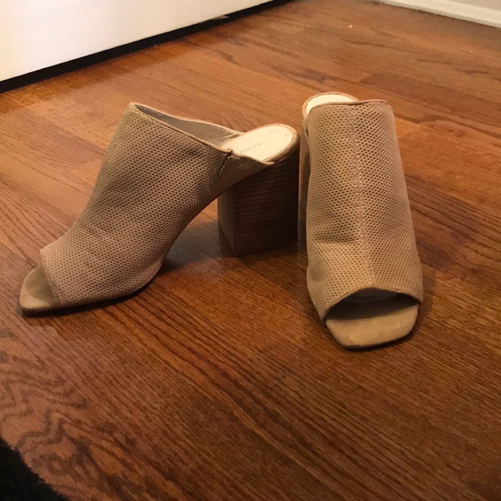 Sz 10 Kenneth Cole stacked heel slide